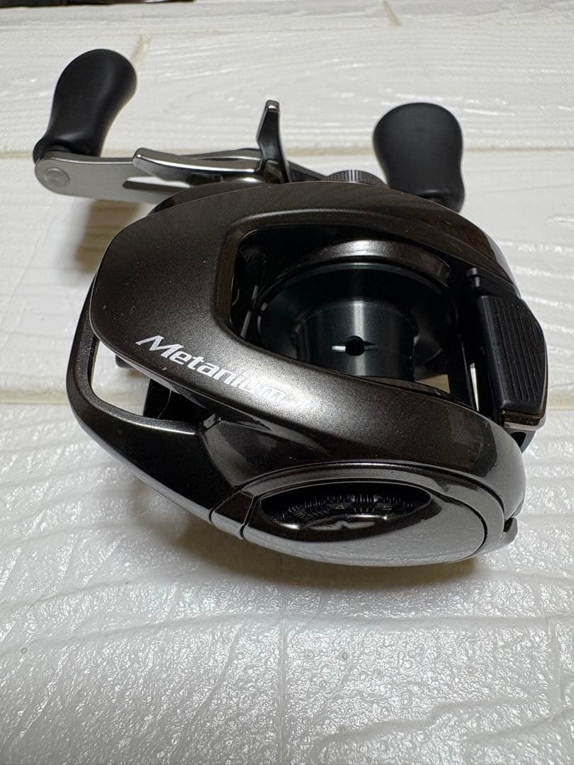 美品　シマノ　20メタニウム　6.2 右ハンドル　箱有り