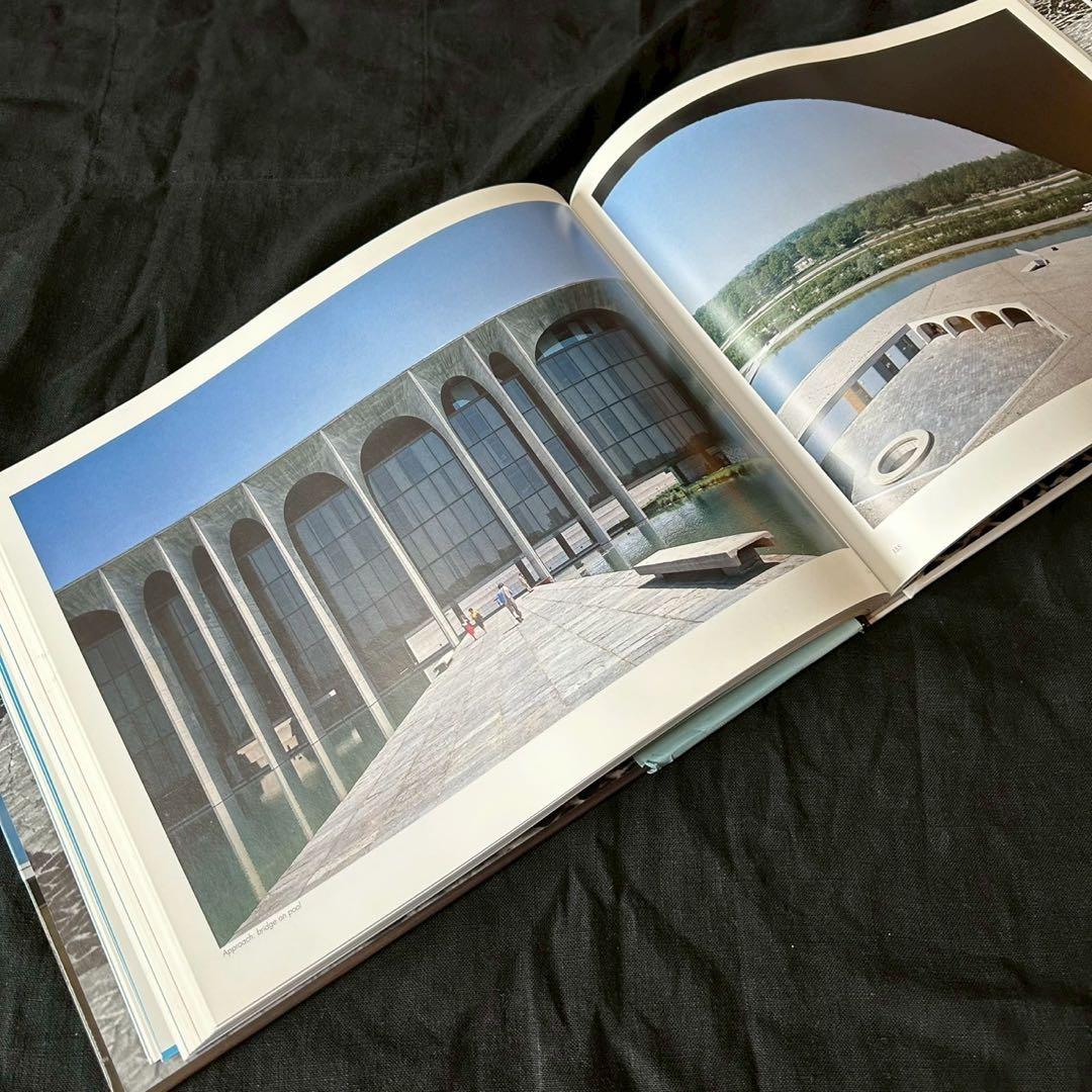 オスカーニーマイヤー 形と空間OscarNiemeiyer Form&Space