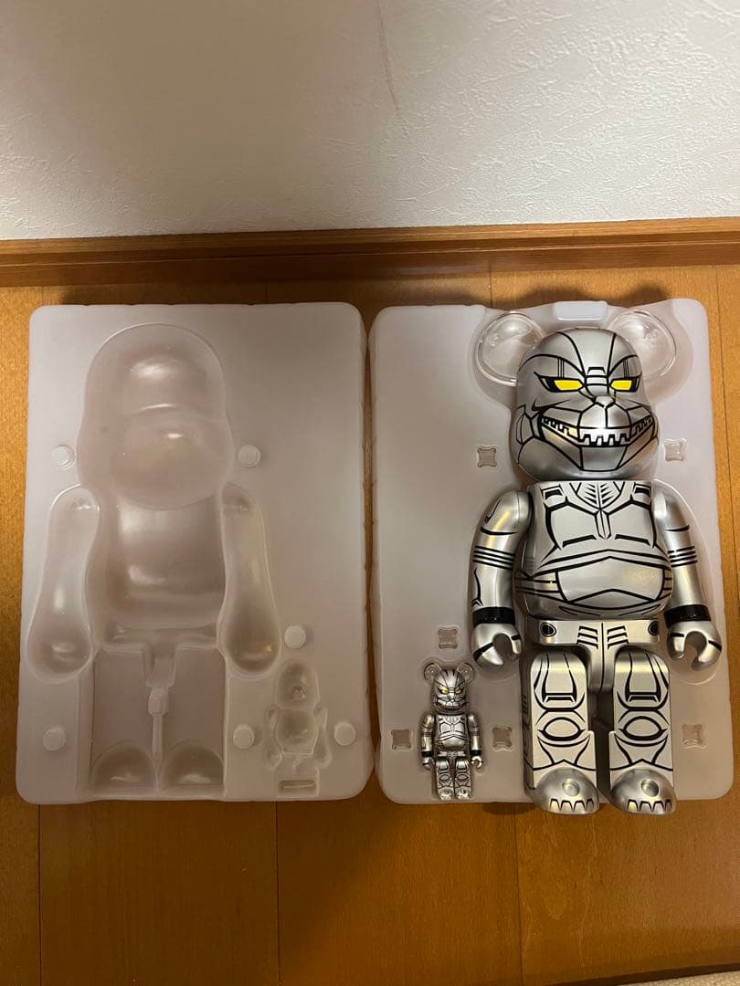 メカゴジラ1993 ベアブリック400%、100%