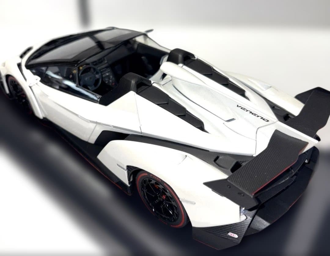 京商 ランボルギーニ ヴェネーノ 1/18 OUSIA