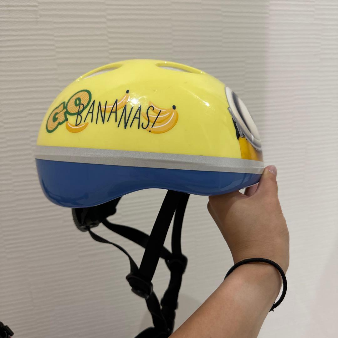 1日限定セール！！！ストライダースポーツピンク12インチ　ミニオンヘルメット付き