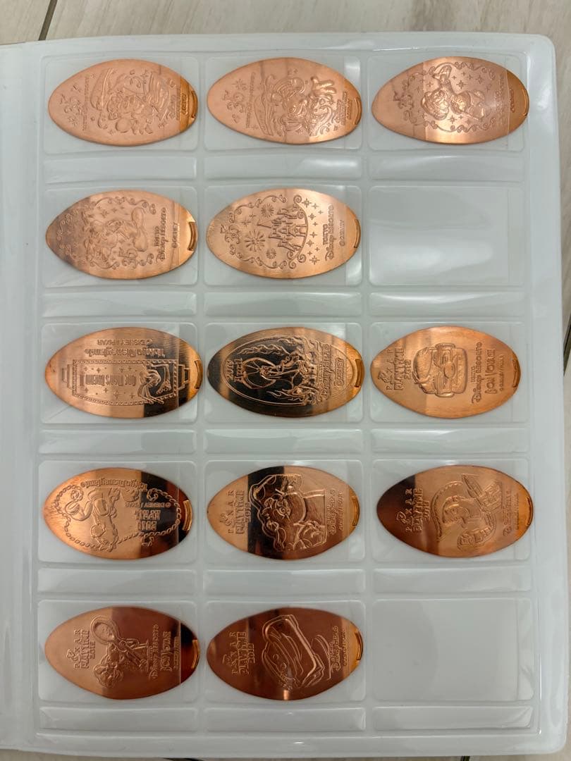 ディズニー　スーベニアメダル　208枚　メダルコレクションブック付き
