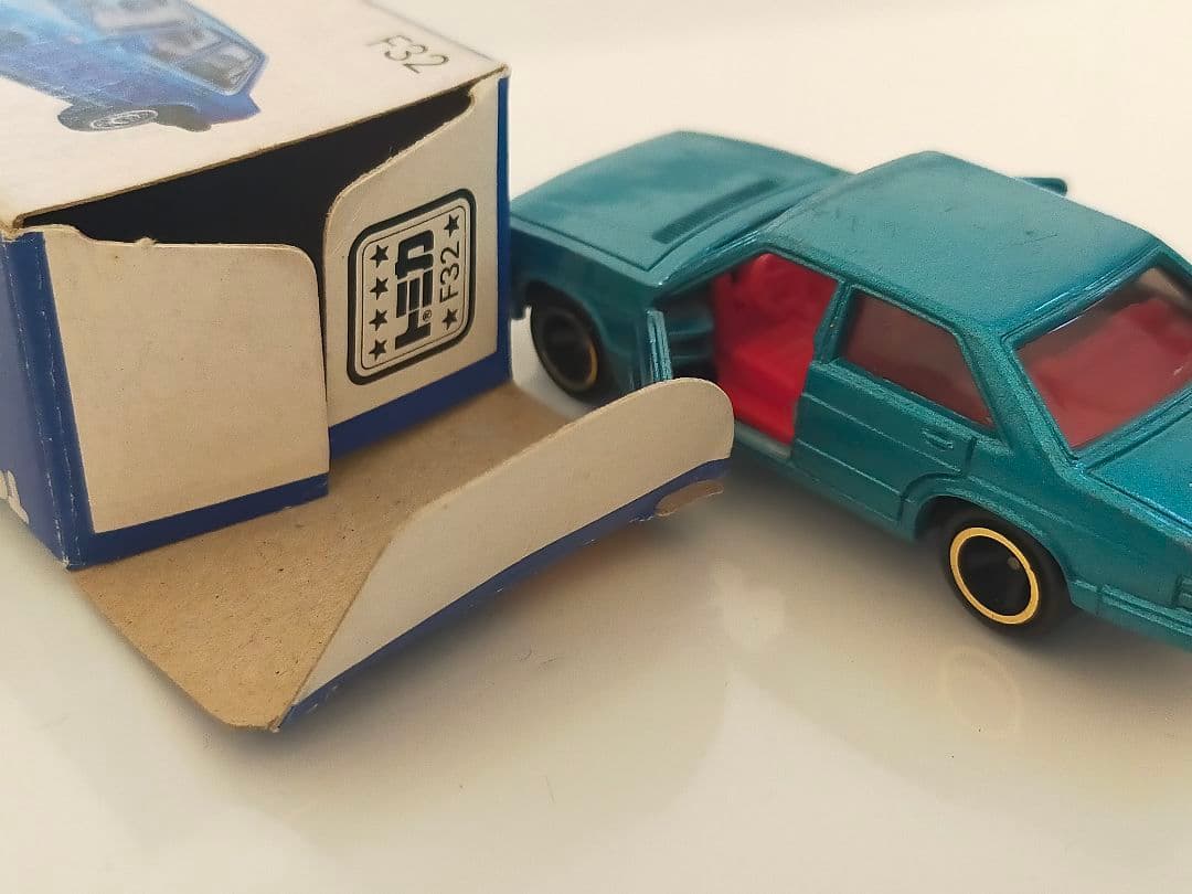 アウディ 5000 ターボ 一般輸出 仕様 青箱 トミカ F32-2-4 日本製