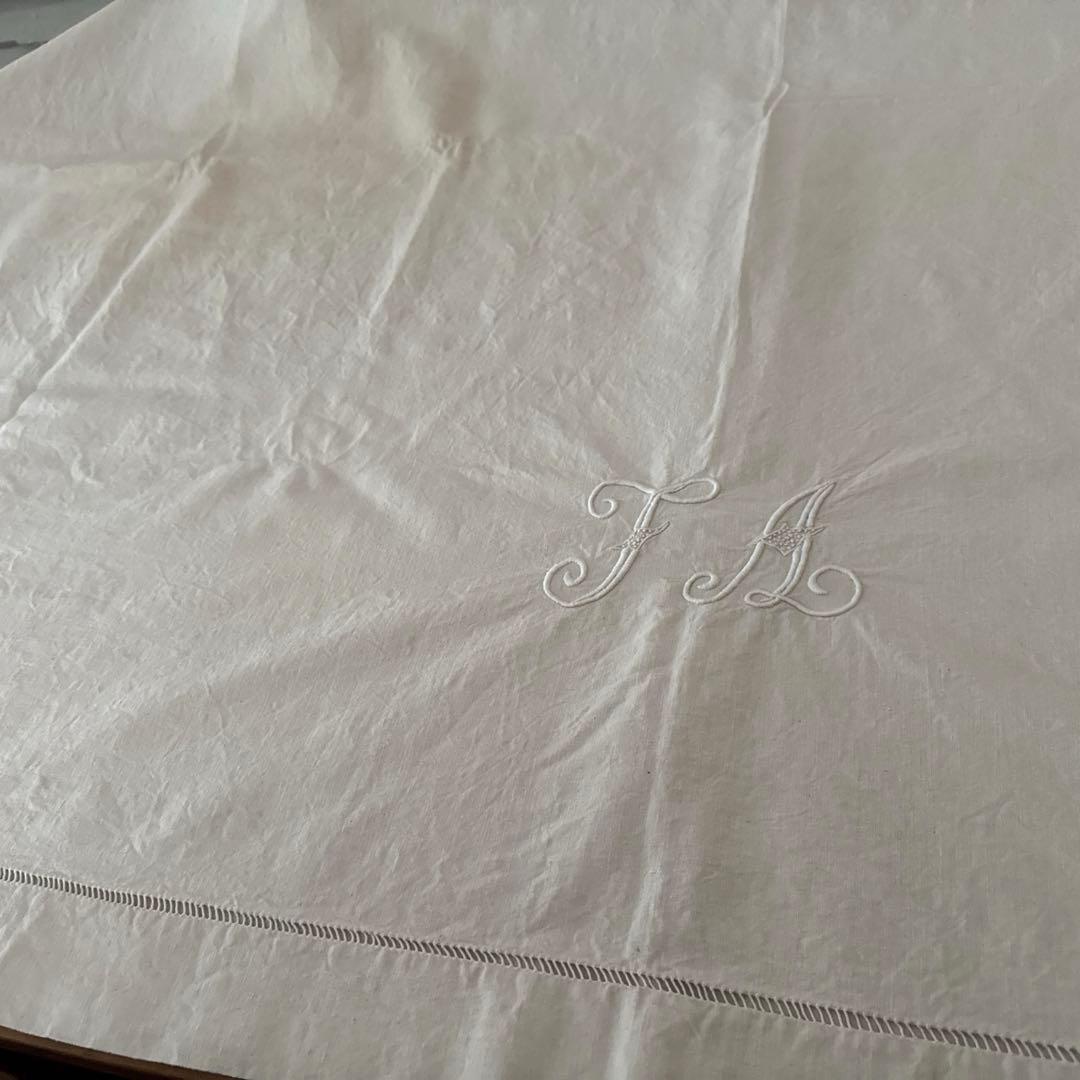 ［訳あり］フランスアンティーク　モノグラム刺繍入り　メティス生地　大判カバー
