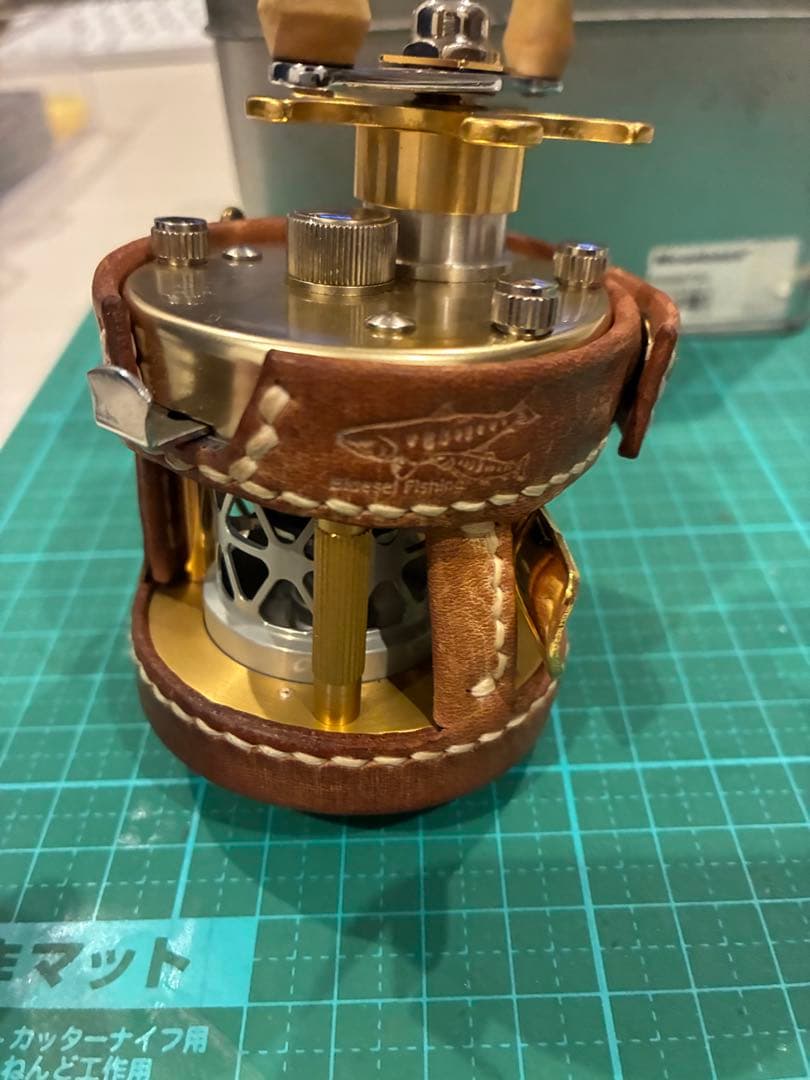 ⭐*️様 メガバス パガーニ P300R 渓流フルカスタム シャンパン/ゴールド