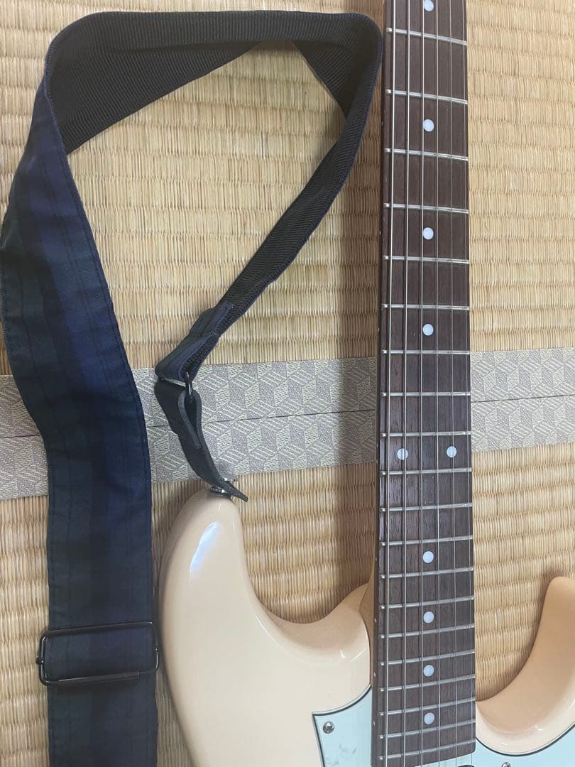 Ibanez AZES31-IV エレキギター　ストラト