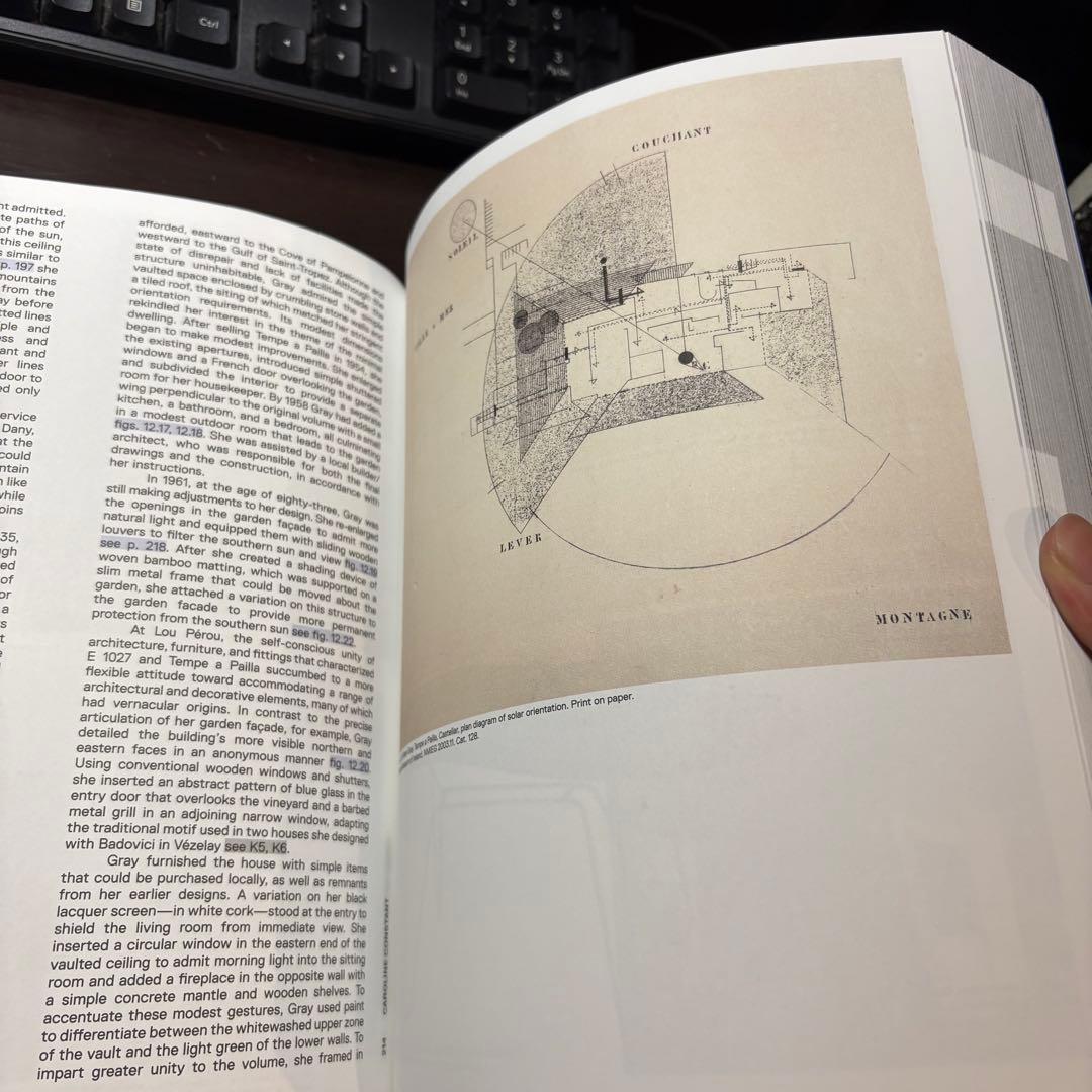 希少本　EILEEN GRAY