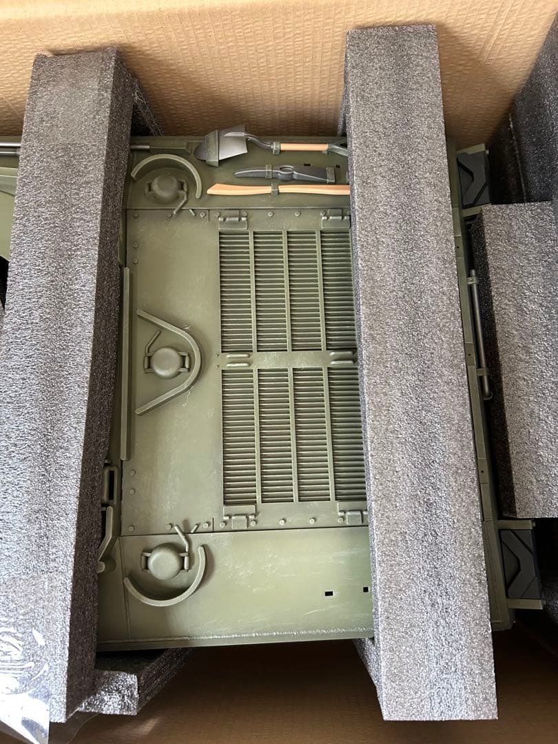 ドラゴン社 1/6 M4A3 シャーマン戦車 塗装済み 未使用品