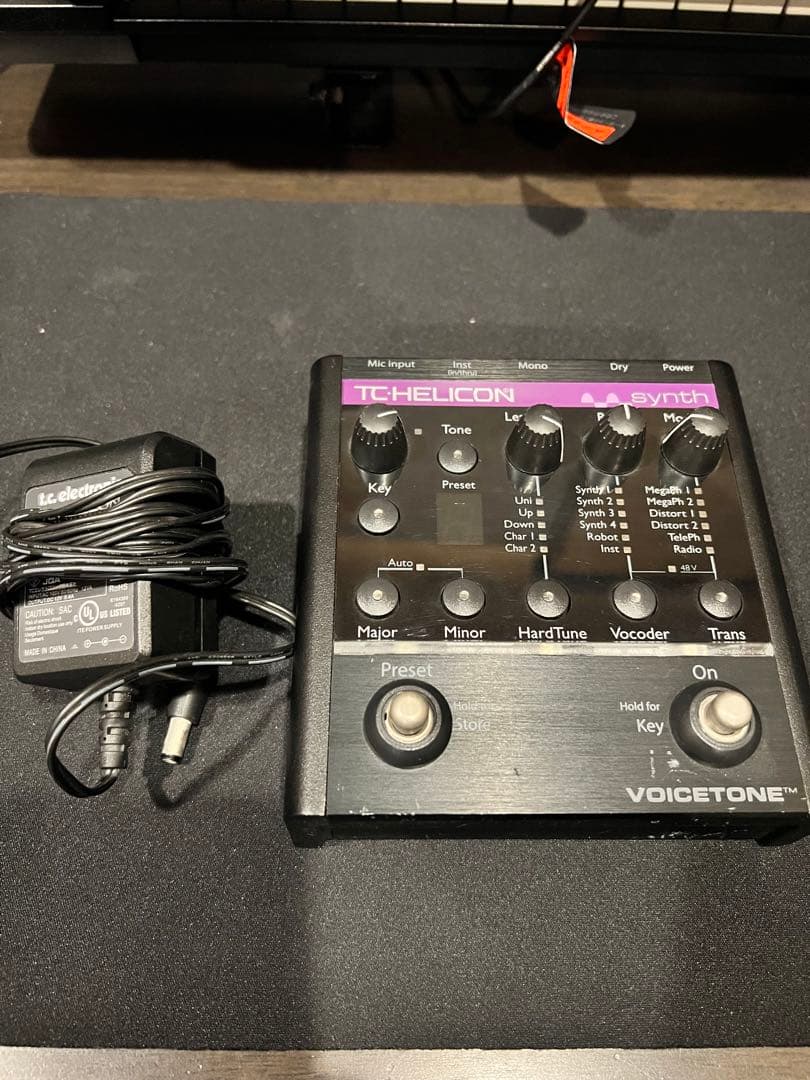 TC-Helicon VoiceTone Synth エフェクター