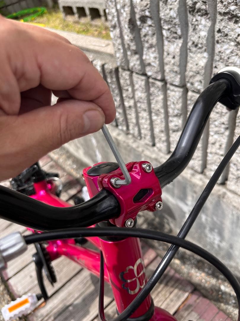 (送料込み)ヨツバサイクル 16インチ　クリスタルピンク