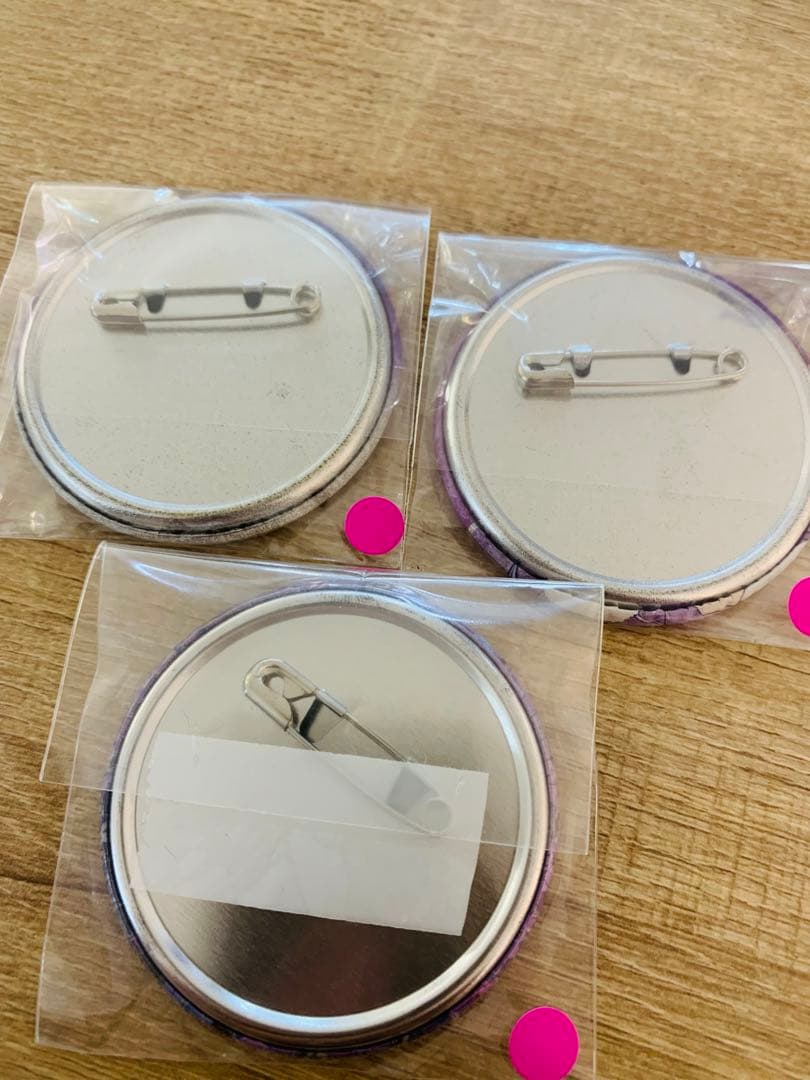 おそ松さん　一松 ジャック・フロスト 缶バッジ　ホログラム　グリッター　キラキラ