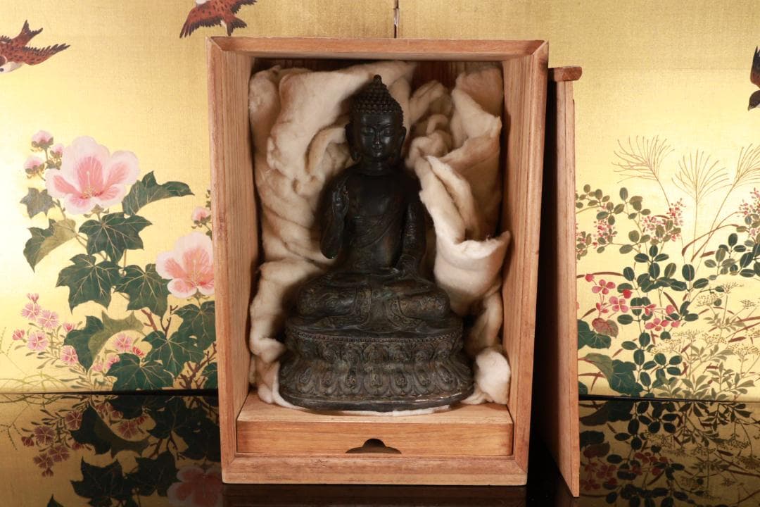 BE856 チベット仏　アミターバ　阿弥陀如来坐像　銅製　仏教美術