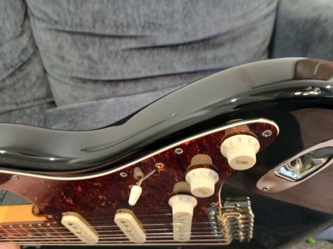 Bacchus BST-400　ストラトキャスタータイプ