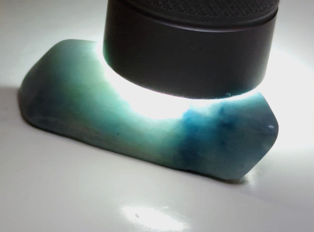 コン沢 9g 翡翠 ヒスイ 原石 鑑賞石 自然石 誕生石 鉱物 鉱石 水石