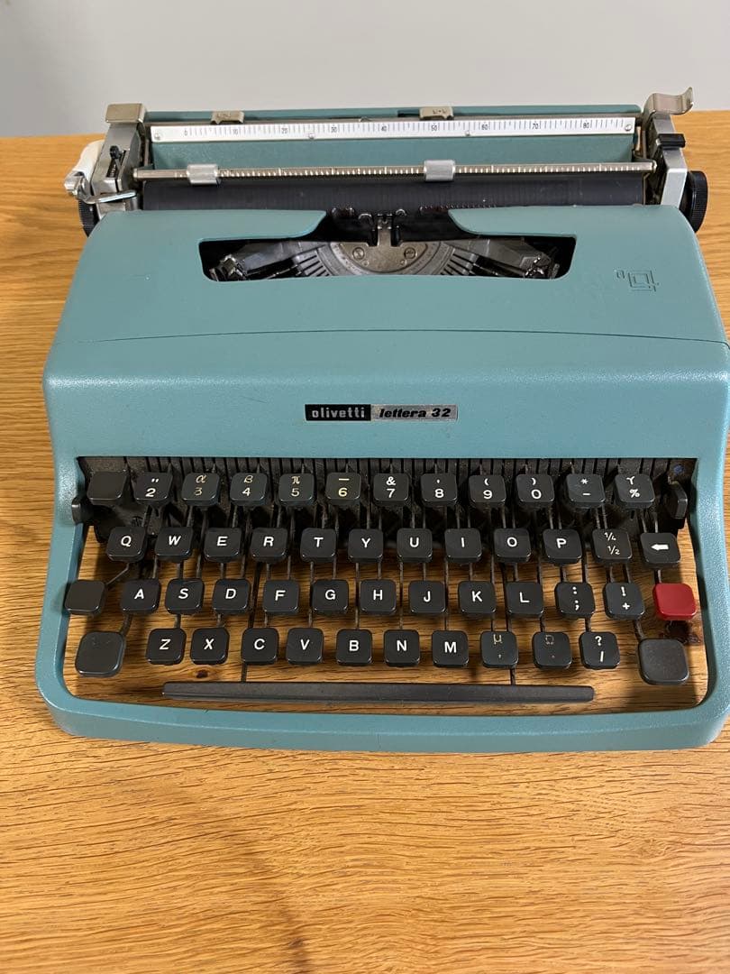 タイプライター / Olivetti Lettera 32