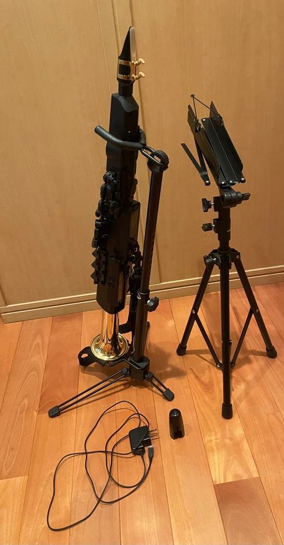 YDS-150 ヤマハ電子サックス 電子楽器 スタンド付き 黒色