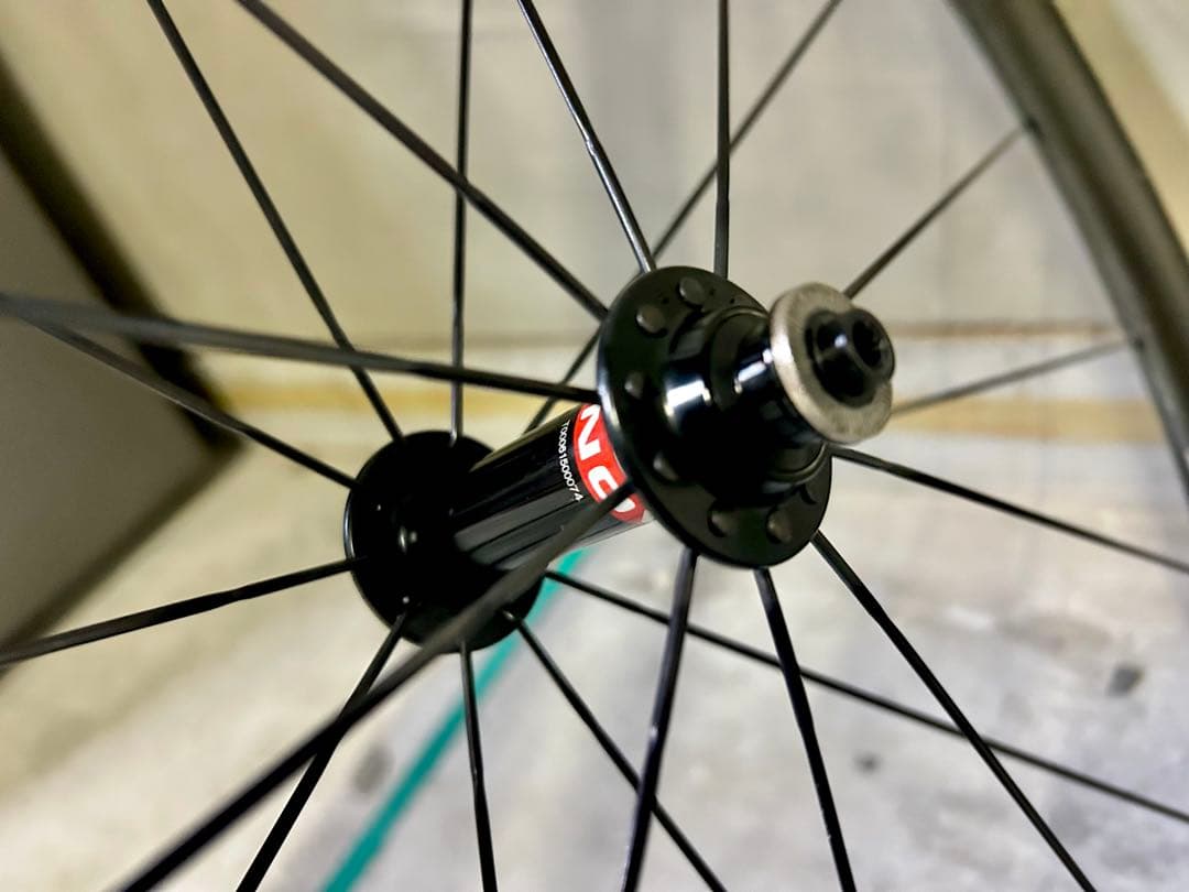 ◆鬼軽いカーボンホイール＋タイヤ重量0.93g！◆