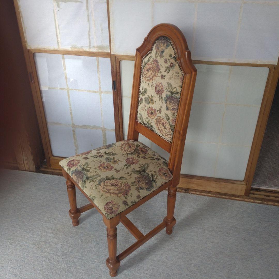 【英国アンティーク調】ダイニングチェア ゴブラン織 花柄 鋲打ち 木製　2/4