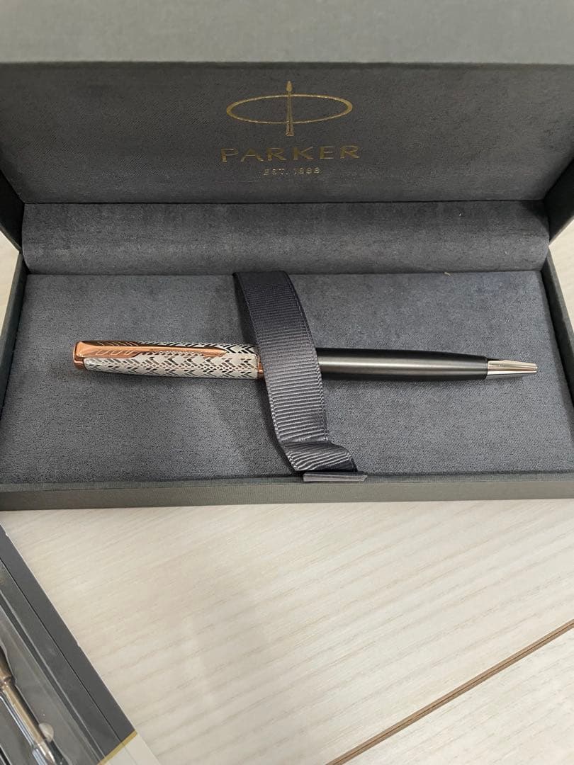 Parker パーカー　ボールペン　ソネットプレミアム　　替え芯付