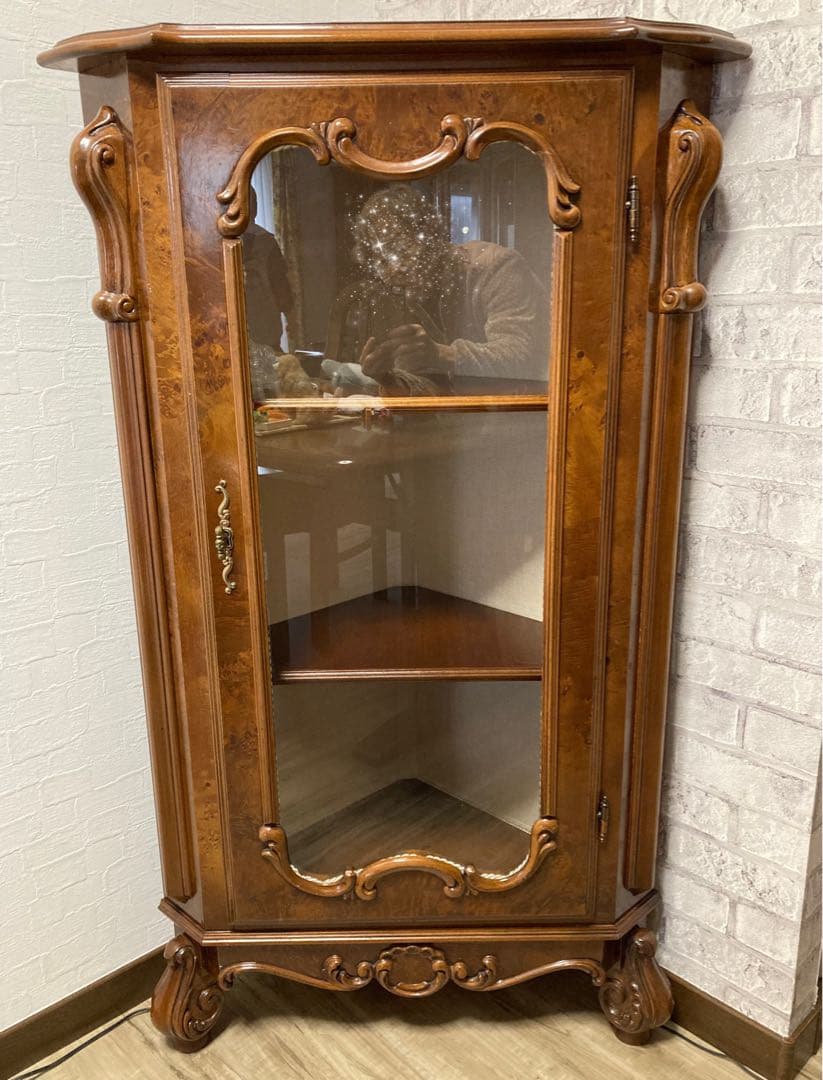 アンティーク大型キャビネットです。 サイズ:73×奥行き52高さ122.5cm