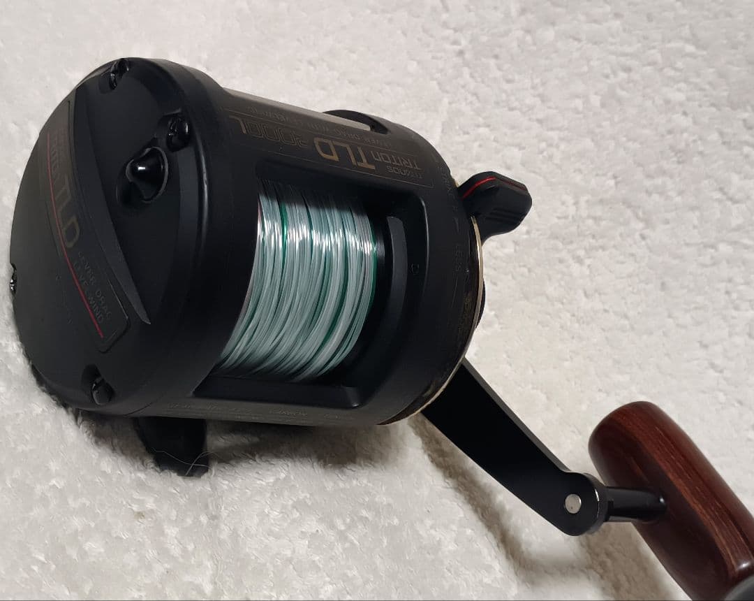 シマノトリトンTLD2000Lレバードラグ両軸リール