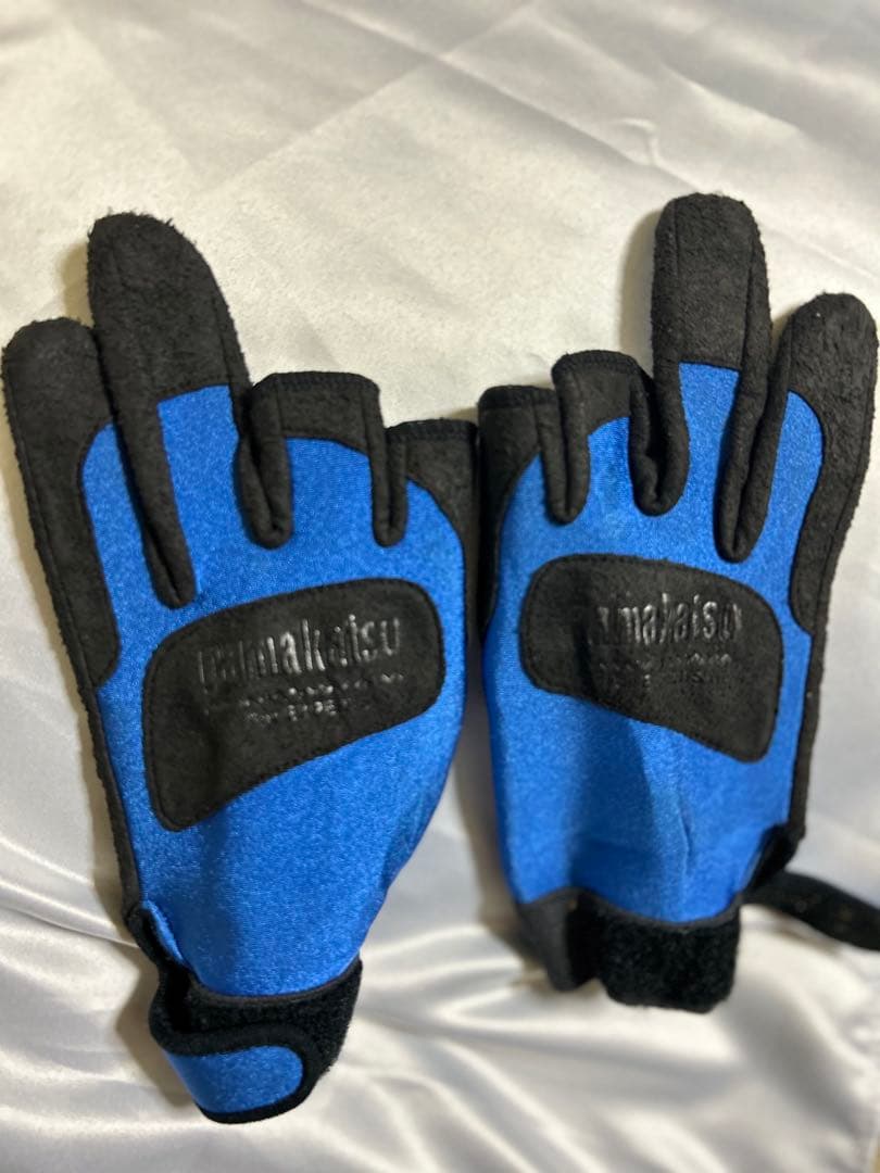 がまかつ　フローティングベスト&手袋