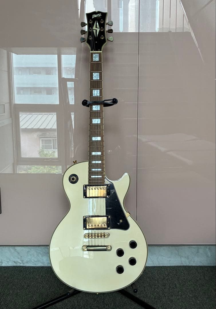 訳あり商品　ブリッツ　レスポールスタイル エレキギター ホワイト