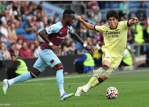 【送料無料】 アーセナル　冨安健洋　オーセンティック アウェイ （M）