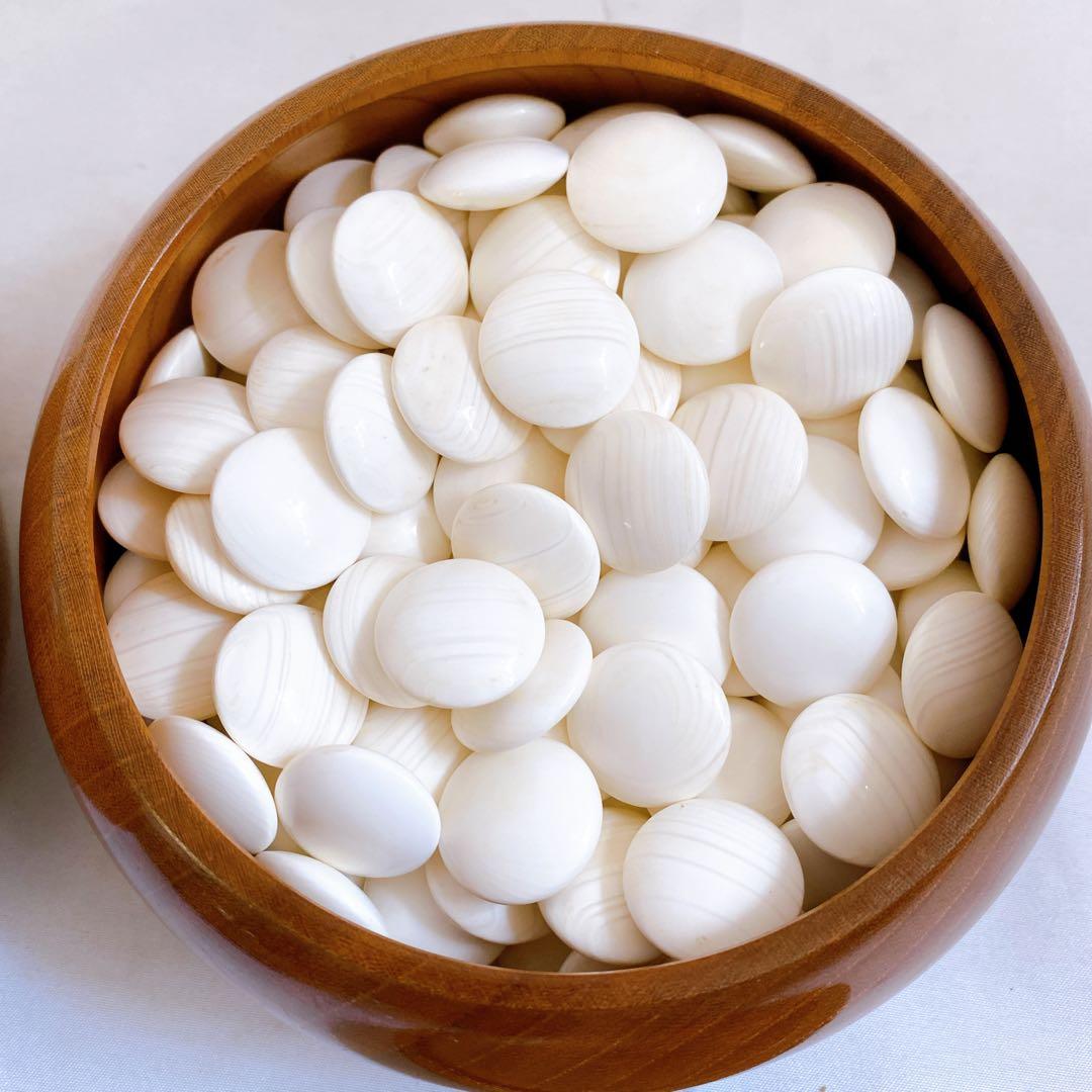 卓上碁盤　碁石　蛤碁石　那智黒　碁笥　木製　本寸　白181個　黒179個　囲碁