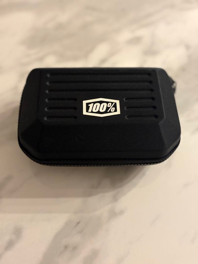 D*︎様 100% サングラス 紫/緑 ハードケース付き