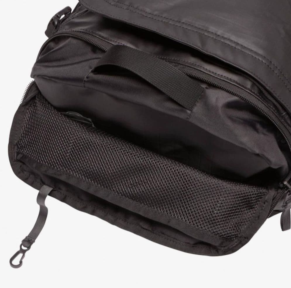 THE NORTH FACE ベースキャンプボイジャーライト32L