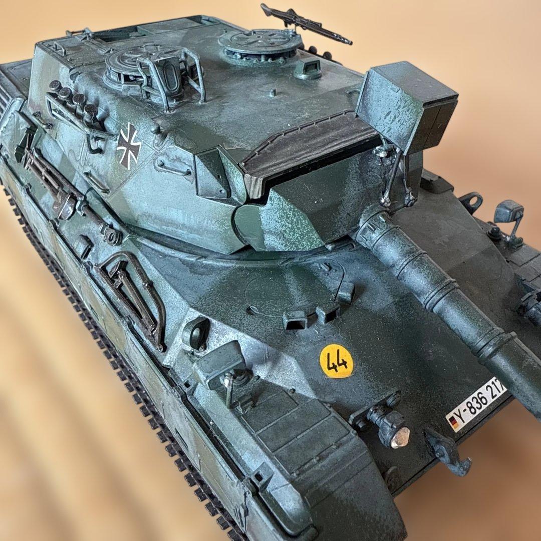 西ドイツ陸軍中戦車　レオパルド2型　￼1/35