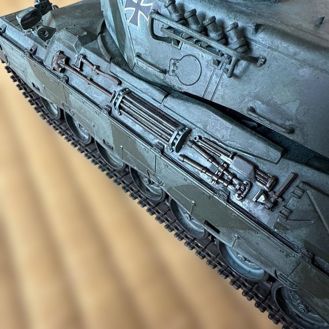 西ドイツ陸軍中戦車　レオパルド2型　￼1/35