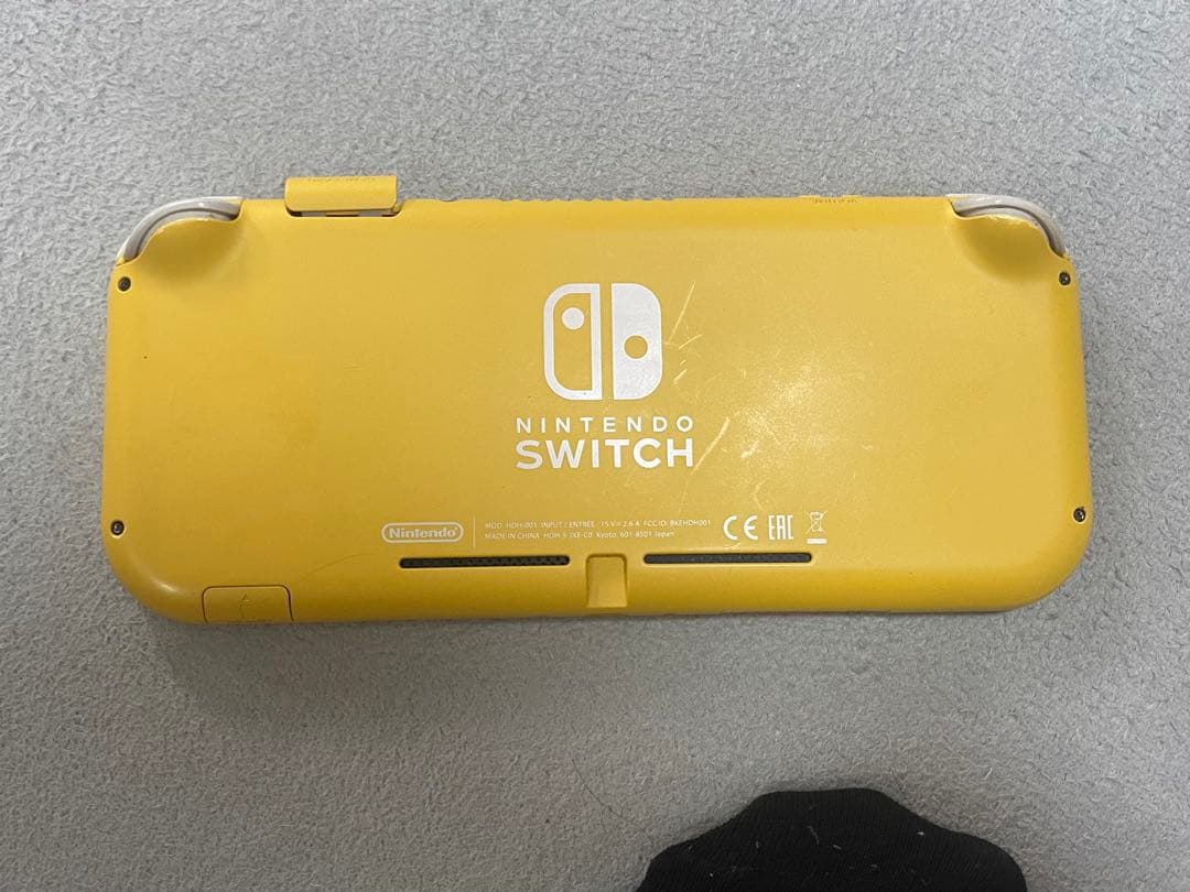 Switchライト　イエロー　ほぼジャンク品