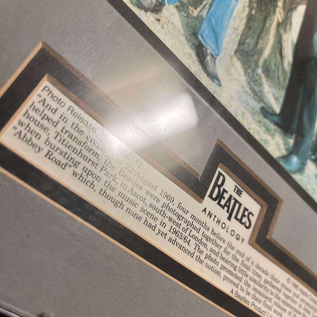 ビートルズ　額縁のポスター