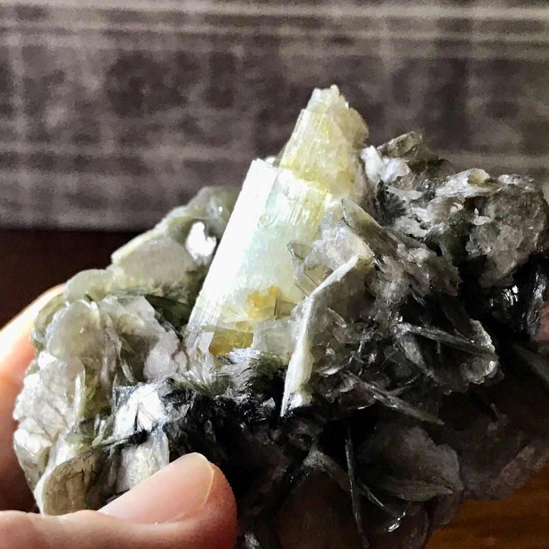 アクアマリン 原石 550ct 鉱物標本 天然石 パキスタン 一点もの レア