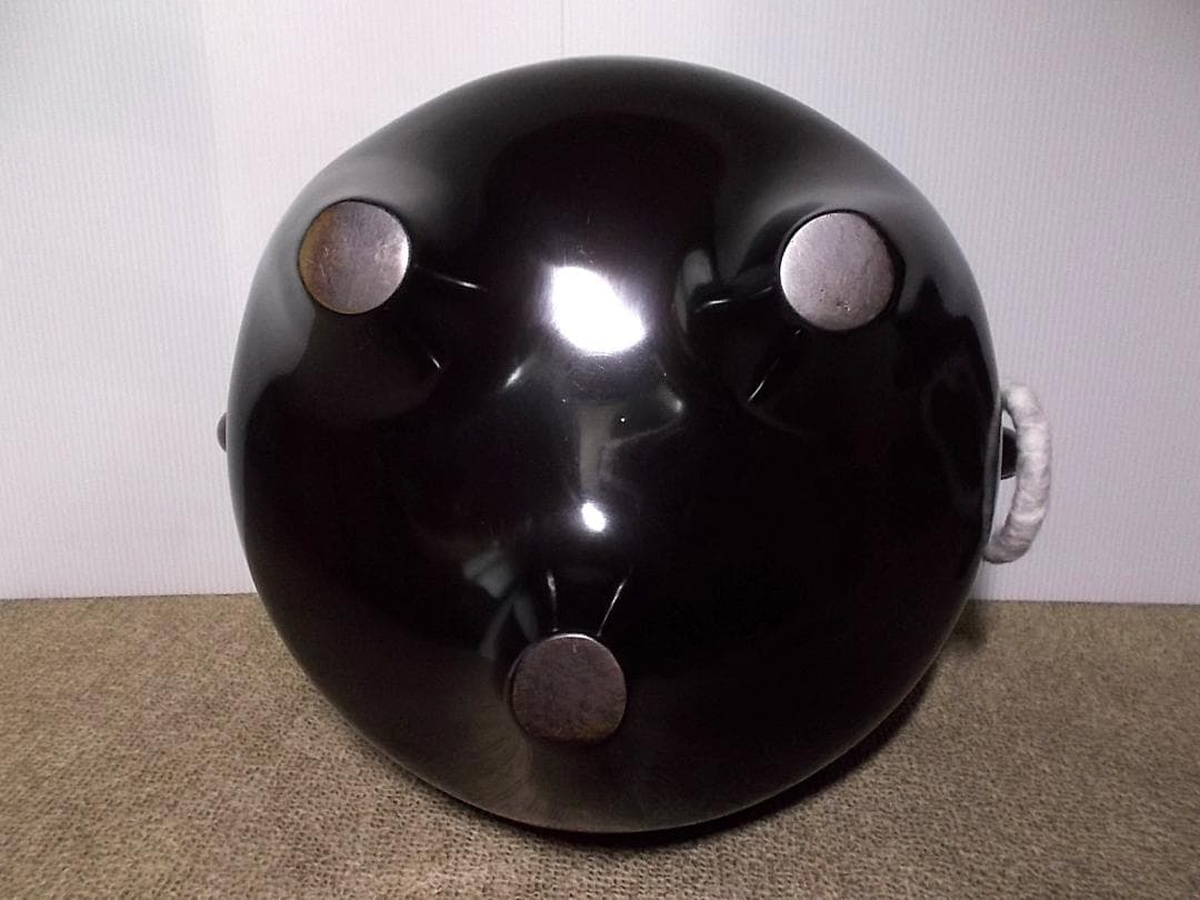 茶道具 釜師:畠春斉 風炉師:一ノ瀬宗辰 唐銅切合鬼面風炉 茶釜 釜環 共箱