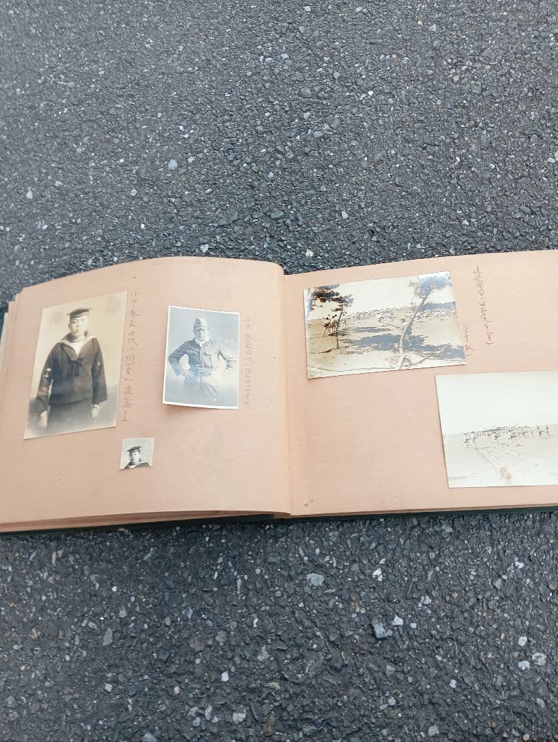 海軍兵のアルバム１冊　　生写真　約100枚貼り込み　戦争　軍人　軍隊　風俗資料