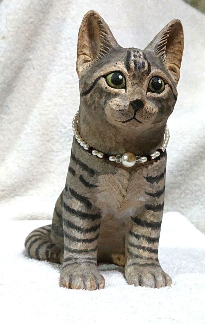 愛らしい猫の置物 T164