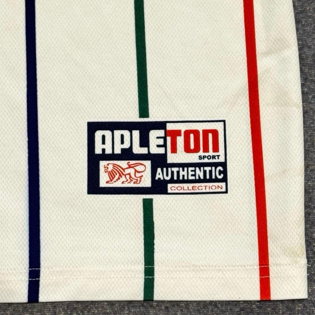 珍品　行列のできるイタリア料理店　カンティーナマンマルチア　サッカーユニフォーム