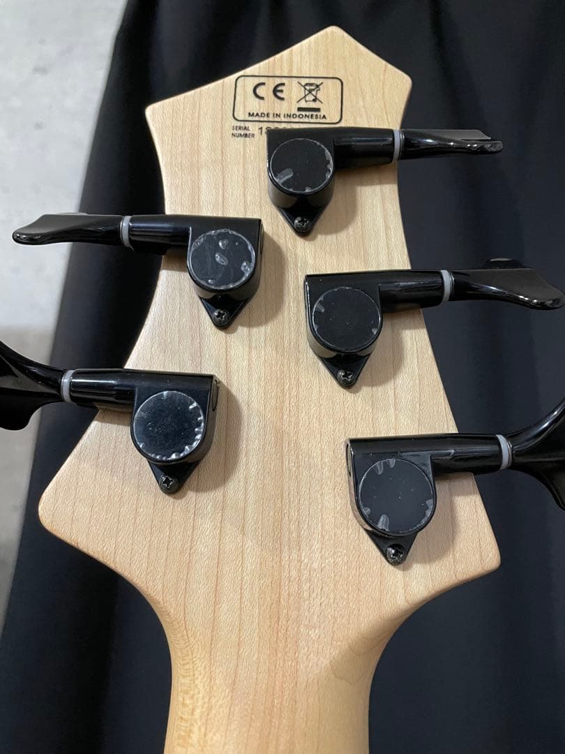 Sire / M7 Ash-5 NT 5弦ベース