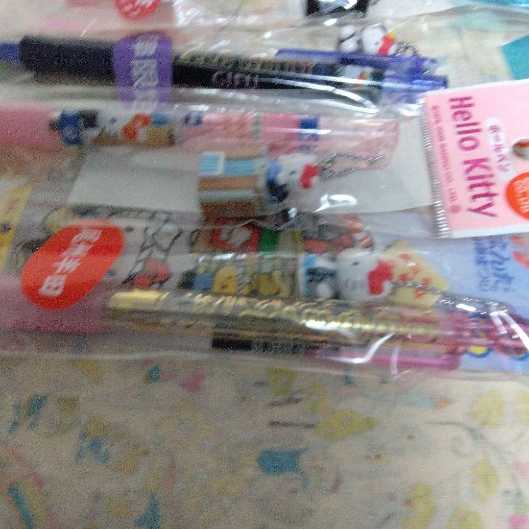 ご当地　Hello Kitty ボールペン、シャープペンシルセット 日本製24本