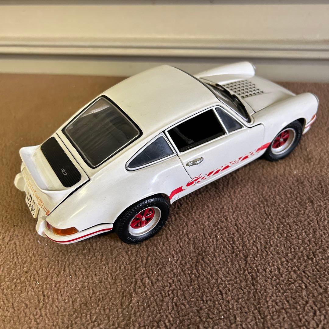DB13★ミニカー★ オートアート製 1/18 スケール ポルシェ911 カレラ