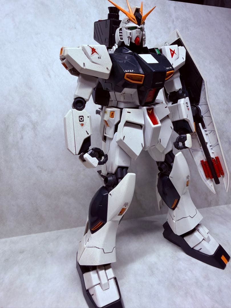 MG(マスターグレード) ガンプラ/RX-93：ニューガンダム/塗装済み完成品