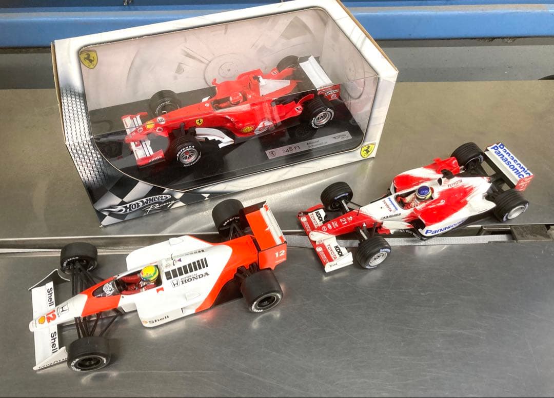 F1ミニカー3台セット 1/18 マクラーレン フェラーリ トヨタ