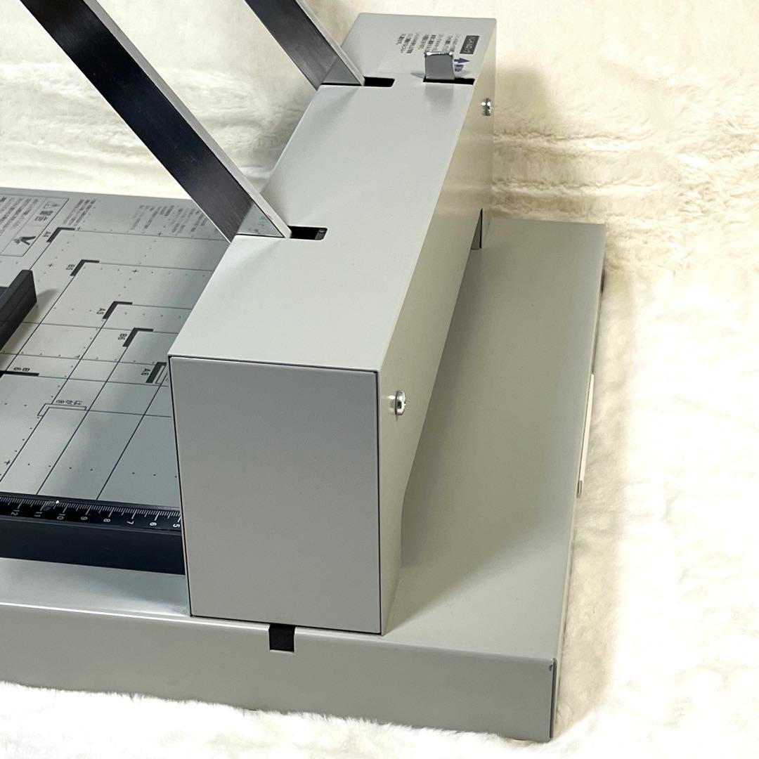 【美品】PLUS PK-513L 手動裁断機 A4 プラス