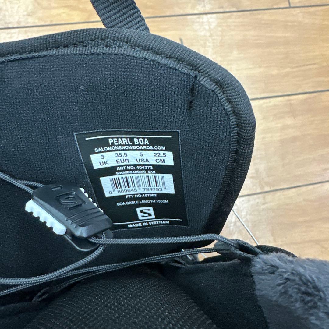 新品　サロモン　スノーボードブーツ　女性用　22.5㎝