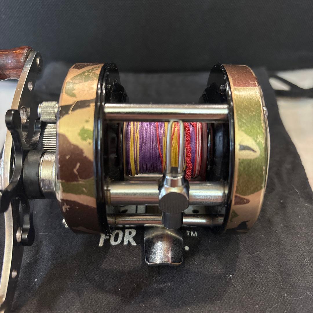 Abu Garcia 5500迷彩ベイトリール 美品アブ　ガルシア