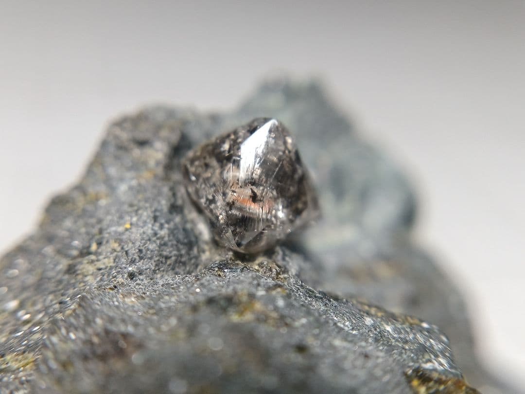 たーさん　ダイヤモンド　キンバーライト　原石　接着標本　鉱物標本