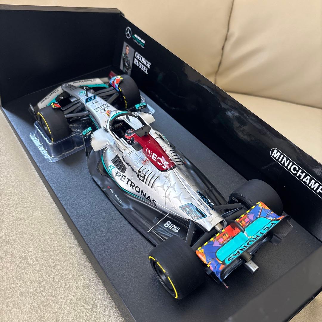 1/18 ミニチャンプス メルセデスAMG W13 G.ラッセル